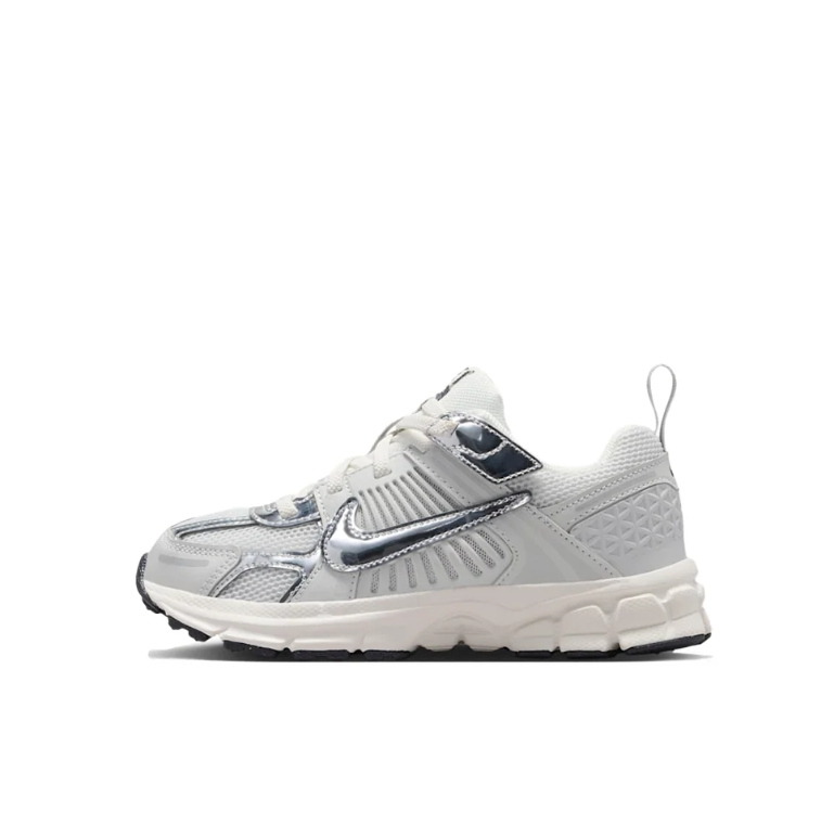 Nike Vomero 5 Sneakers - Light Gray and Metallic Silver